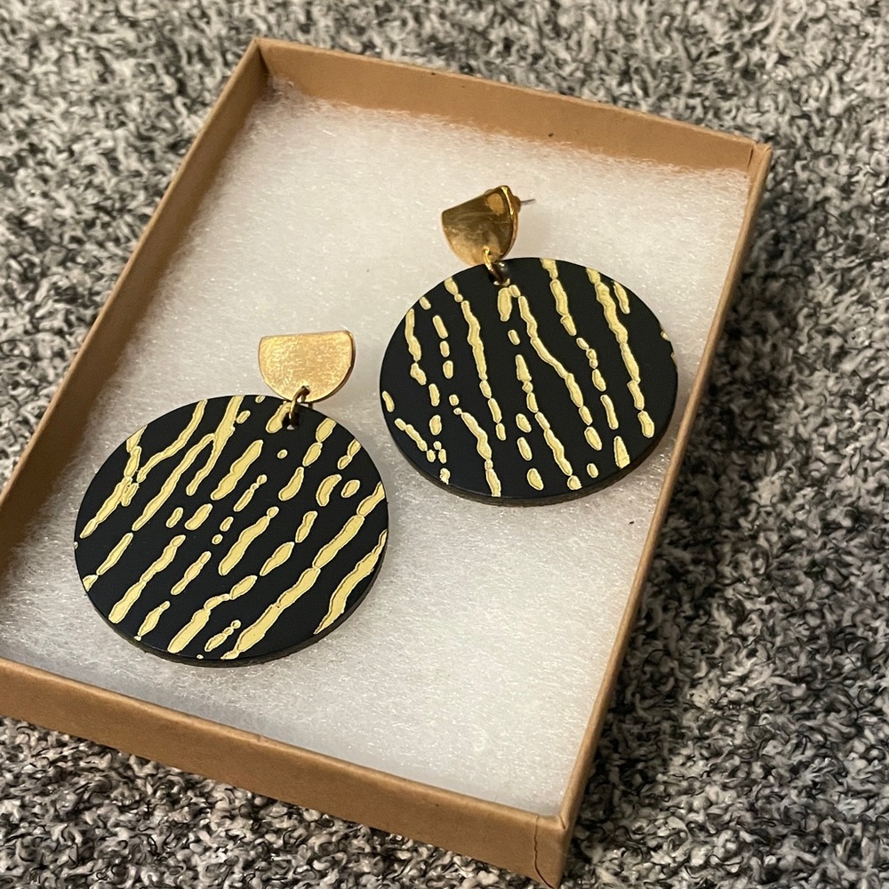 Elegant Black and Gold Earrings